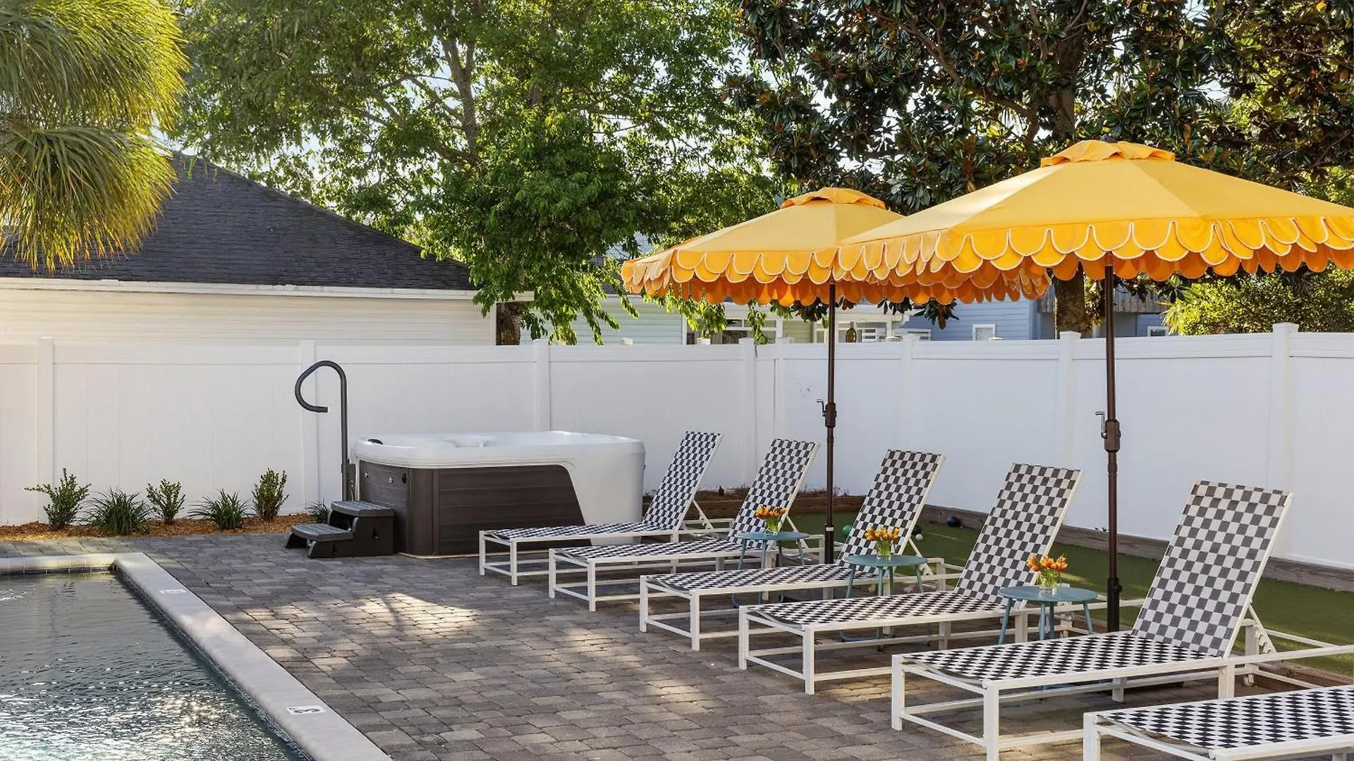 Bohemian Beach Retreat Fully Stocked Villa Near Beach W Pool Outdoor Dining Destin Semesterbostad